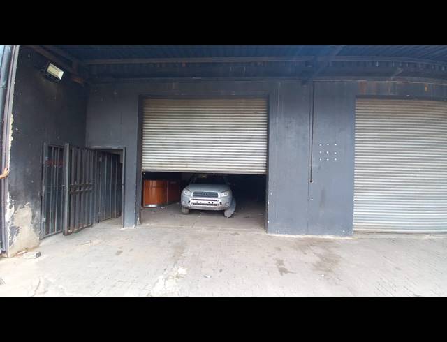 150M² WAREHOUSE TO LET IN CITY WEST